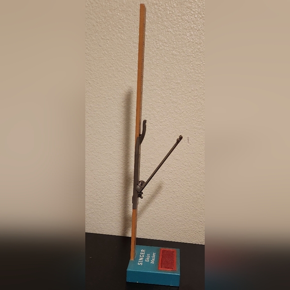 Vintage 1930s Singer Skirt Hem Marker With Pin Cushion 28" Made In USA Sewing - Picture 4 of 6